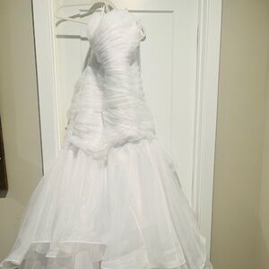 Essence of Australia Wedding Dress, Worn Once, Great Condition, Size US 26